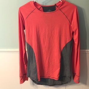 Small cuddl duds workout shirt
